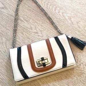 ⭐️Host Pick⭐️NWOT White House Black Market Shoulder Bag OR Clutch Wallet Purse